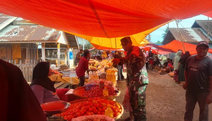 Pengecekan Harga Sembako di Pasar Desa Bulontio