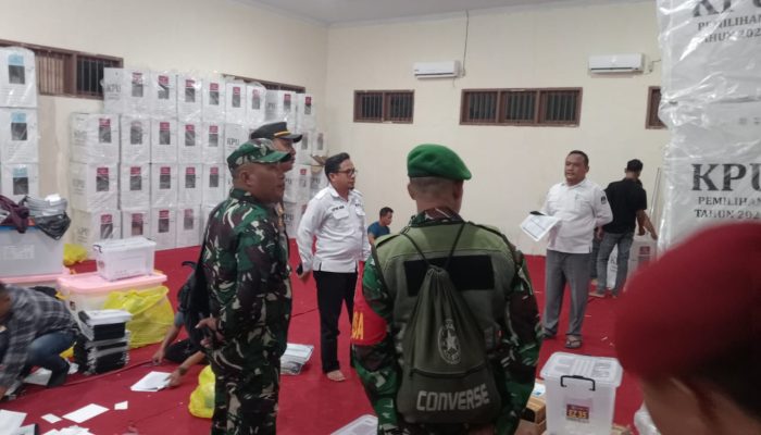 Kodim 1314/Gorut bersama Polsek Kwandang menggelar patroli gabungan untuk memastikan keamanan wilayah tetap kondusif.