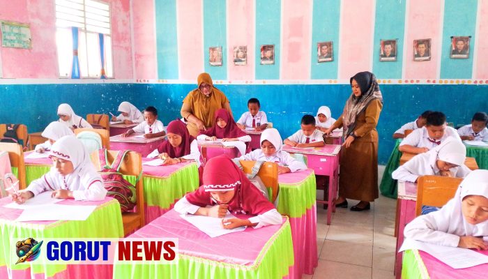 Monitoring dan Evaluasi, Kepala SDN 24 Tibawa Pantau Pelaksanaan SAS