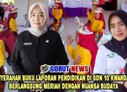 Penyerahan Buku Laporan Pendidikan di SDN 10 Kwandang Berlangsung Meriah dengan Nuansa Budaya