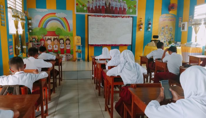 SDN 1 Anggrek yang dipimpin oleh Ibu Asna Salmin Entengo, S.Pd., MM, memulai pelaksanaan Asesmen Sumatif Akhir Semester (ASAS) Ganjil Tahun Pelajaran 2024/2025. Asesmen ini berlangsung selama lima hari, dari tanggal 2 hingga 6 Desember 2024, dengan pendekatan yang beragam untuk memastikan penilaian yang menyeluruh bagi seluruh siswa.