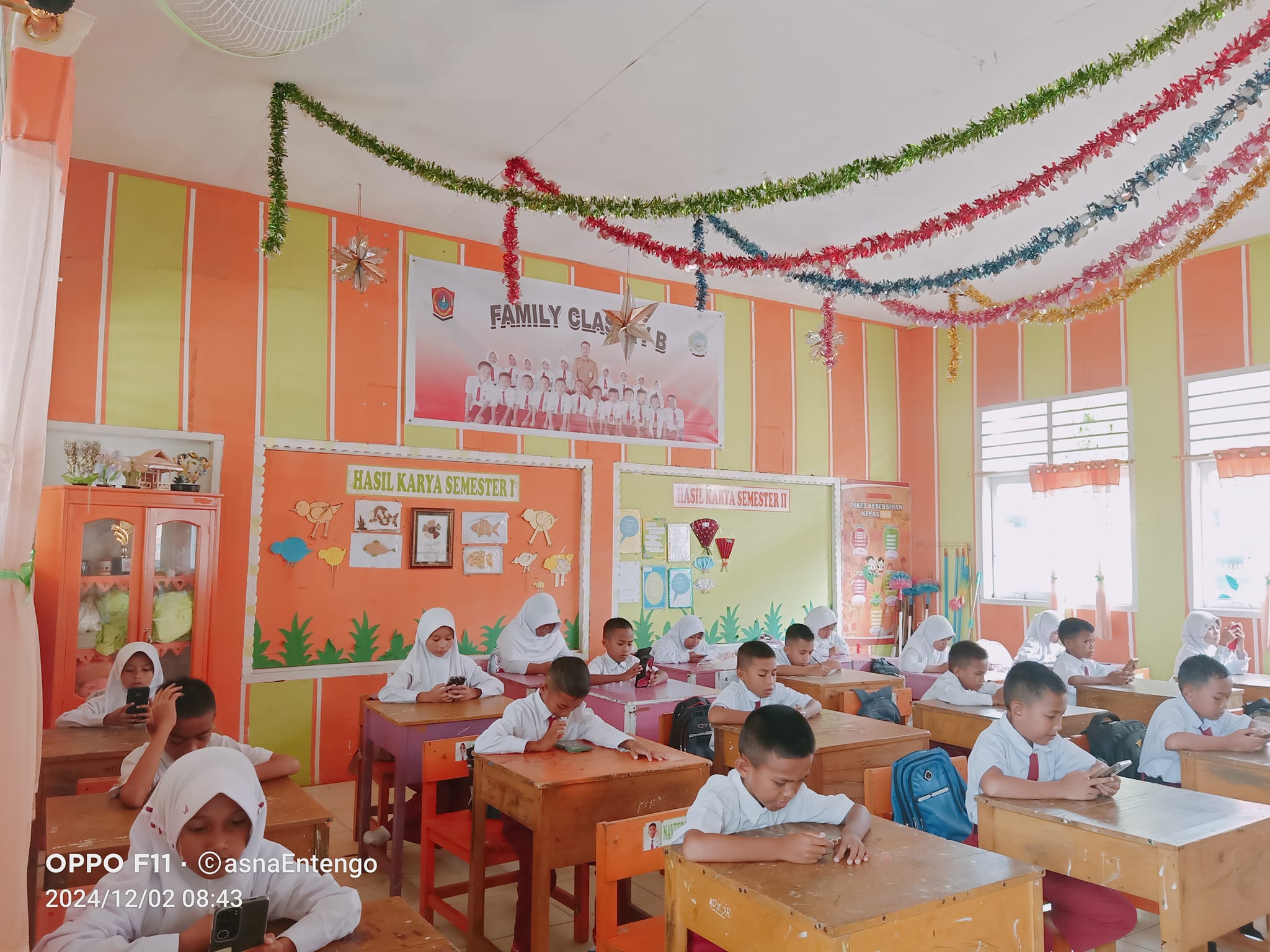 SDN 1 Anggrek yang dipimpin oleh Ibu Asna Salmin Entengo, S.Pd., MM, memulai pelaksanaan Asesmen Sumatif Akhir Semester (ASAS) Ganjil Tahun Pelajaran 2024/2025. Asesmen ini berlangsung selama lima hari, dari tanggal 2 hingga 6 Desember 2024, dengan pendekatan yang beragam untuk memastikan penilaian yang menyeluruh bagi seluruh siswa.
