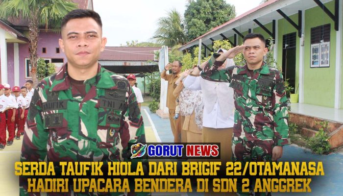 Serda Taufik Hiola dari Brigif 22/Otamanasa Hadiri Upacara Bendera di SDN 2 Anggrek
