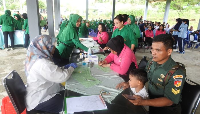 Aksi Donor Darah Warnai Peringatan HUT ke-79 Persit KCK Cabang LXXI Kodim 1314/Gorut