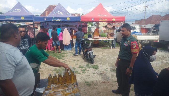 Dukung Stabilitas Harga Pangan, Babinsa Kota Barat Hadiri Gerakan Pangan Murah
