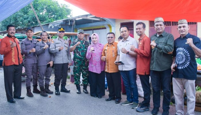 Kodim 1314/Gorut Bersama Forkopimda Cek Harga Sembako Di Pasar Moluo