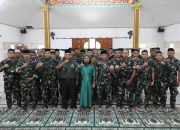 Personel Kodim 1314/Gorut Ikuti Tausiah Ramadhan di Mesjid At-Takwa Brigif 22/Ota Manasa