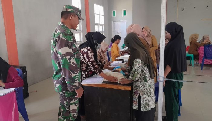 Pendampingan Posyandu Bulanan oleh Babinsa Sertu Parman Simbo