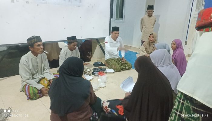 Pengumpulan Zakat Fitrah di Desa Putiana, Warga Mulai Berzakat