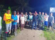 Serma Andri Turut Serta Bantu Pengecoran Jalan di Iloheluma