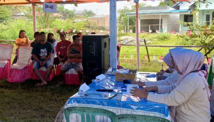 Hujan Tak Halangi Warga Desa Ibarat Datangi TPS untuk PSU 2024