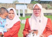 Guru dan Siswa SDN 16 Anggrek Meriahkan Hardiknas Sekaligus Rayakan Ultah Kepsek