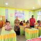 Camat Monano Pantau Hari Terakhir ASAJ di SDN 7 Monano, Ujian Berbasis HP Berjalan Lancar