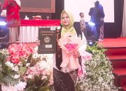 Empat Bulan Menempuh Pendidikan, Guru PAI SDN 4 Anggrek Resmi Menyandang Gelar Guru Profesional