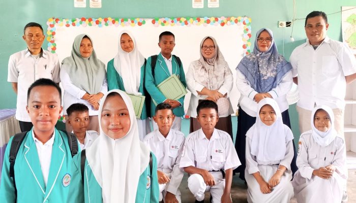 Siswa SMPN 2 Anggrek Tampil Percaya Diri dalam Sosialisasi PMB di SDN 16 Anggrek