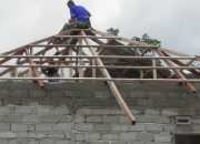 Atap Rumah RTLH Milik Abdullah Mukmin Hampir Rampung, Target Selesai Besok Jika Cuaca Cerah