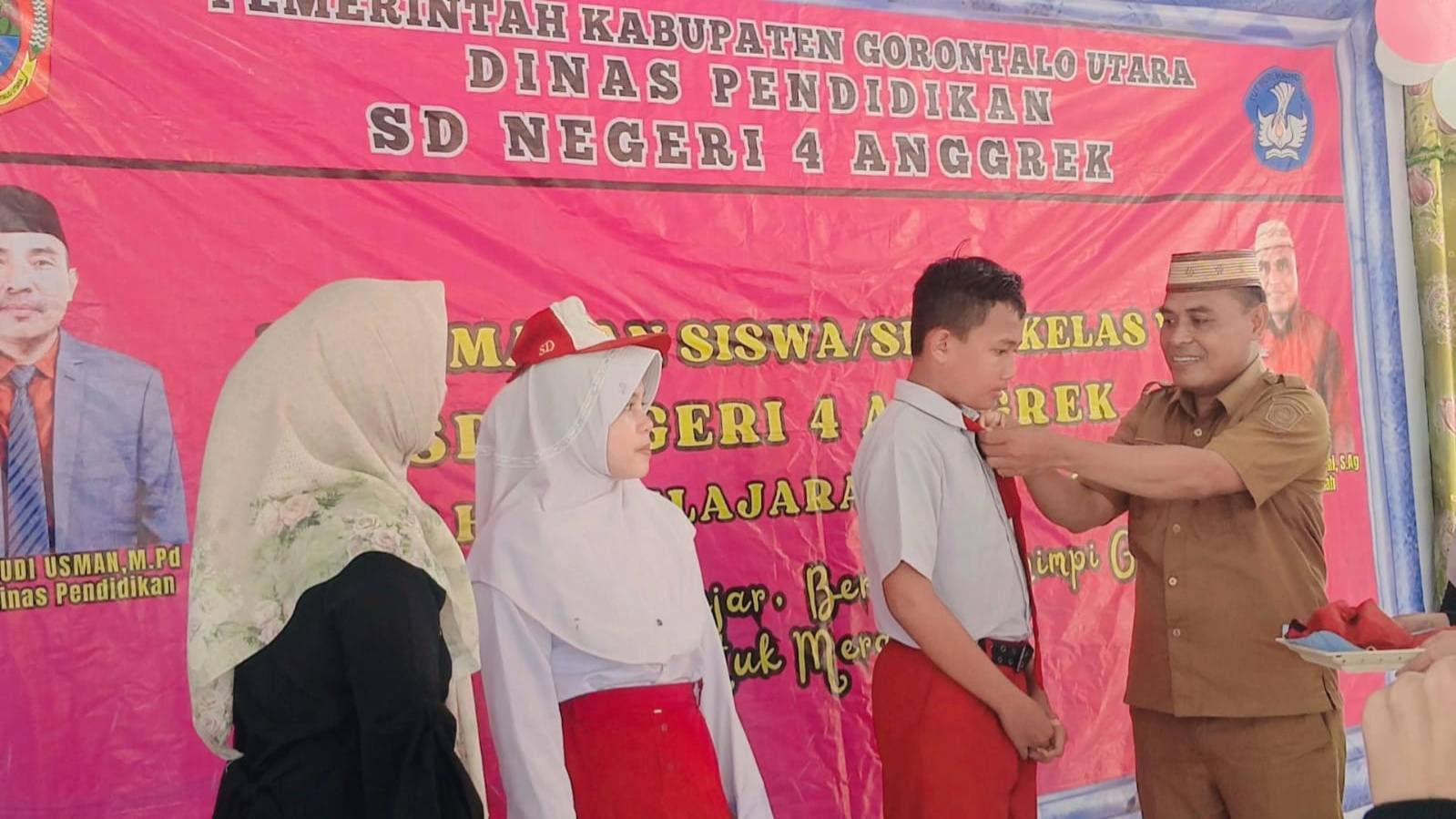 Siswa kelas 6 SDN 4 Anggrek