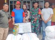 Babinsa Dampingi Penyaluran 5,6 Ton Benih Padi untuk Tiga Poktan di Tolinggula