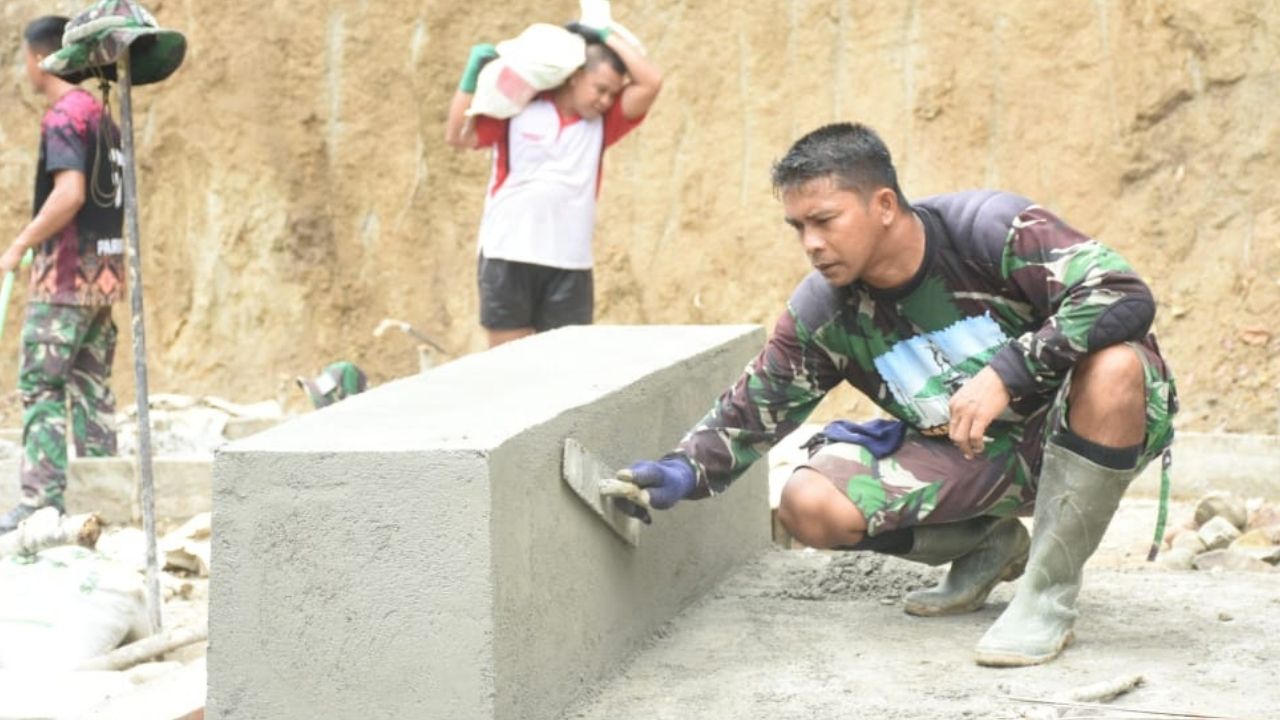 Satgas TMMD Kodim 1304 Percepat Pembuatan Plat Duiker di Molotabu