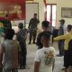 Membentuk Karakter Desa! Babinsa Telaga Biru Gembleng Linmas dan Karangtaruna Tonala Lewat Latihan PBB, Sukseskan Program Non Fisik TMMD