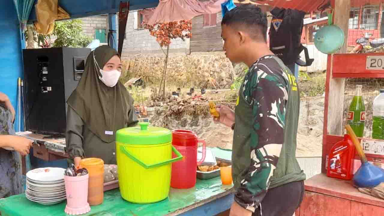 Hangatnya Kopi Warga Tonala Jadi Penyemangat Prajurit TMMD 126 di Tengah Pembangunan Desa