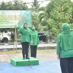 Persit KCK Koorcab Rem 133 Meriahkan Hari Ibu ke-97 dengan Voli