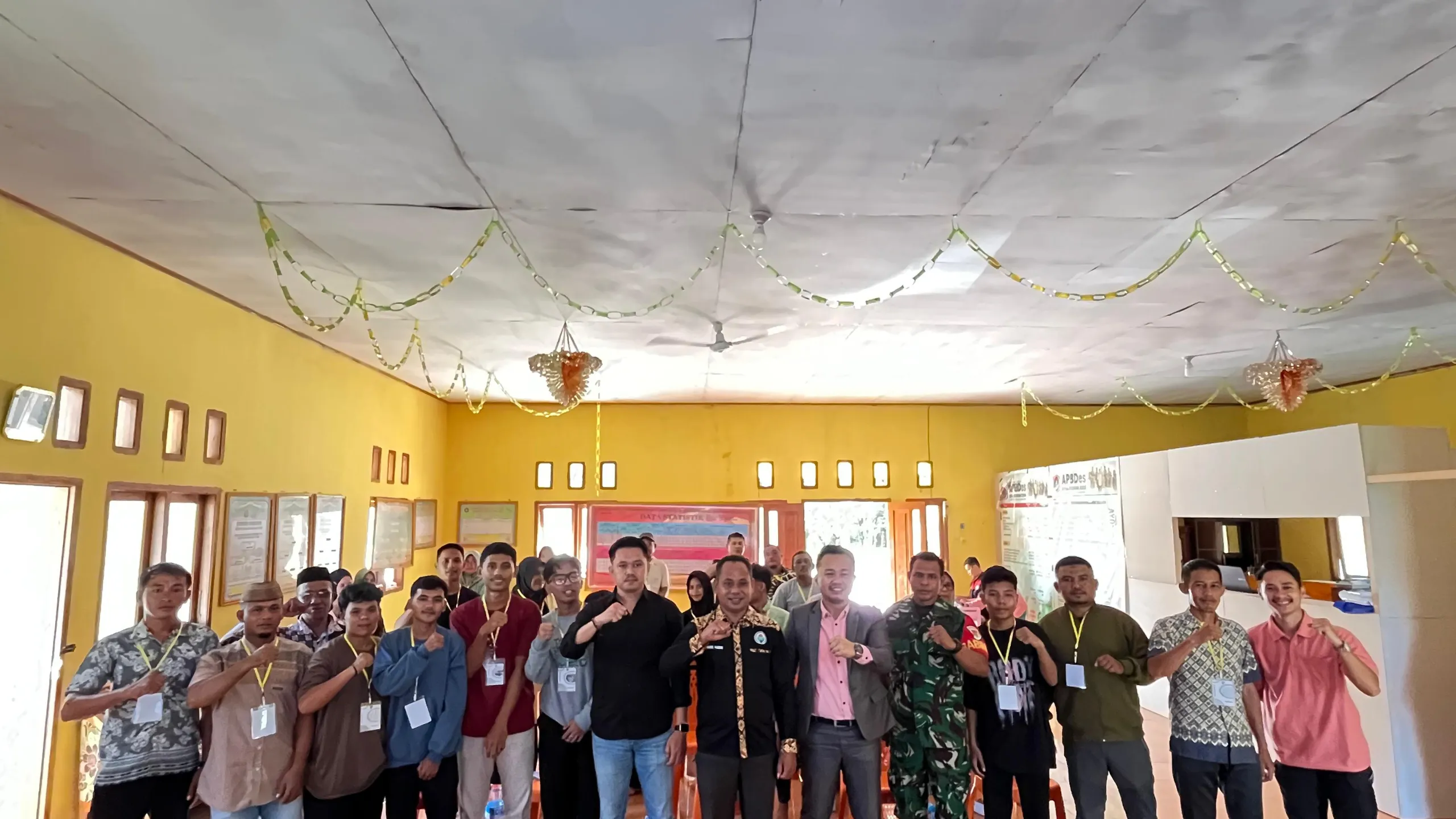 Babinsa Atinggola Hadiri Penyuluhan Hukum Warga Desa Durian