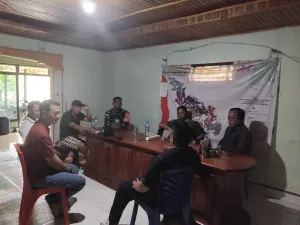 Babinsa Koramil Kwandang Komsos Bersama DPRD, Ingatkan Waspada Banjir