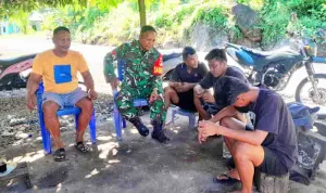 Babinsa Sumalata Gelar Komunikasi Sosial Bersama Warga Desa Kikia