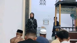 Santri Al-Falah Limboto Sampaikan Kultum tentang Pembentukan Takwa di Masjid Al-Istiqlal Botumoputi