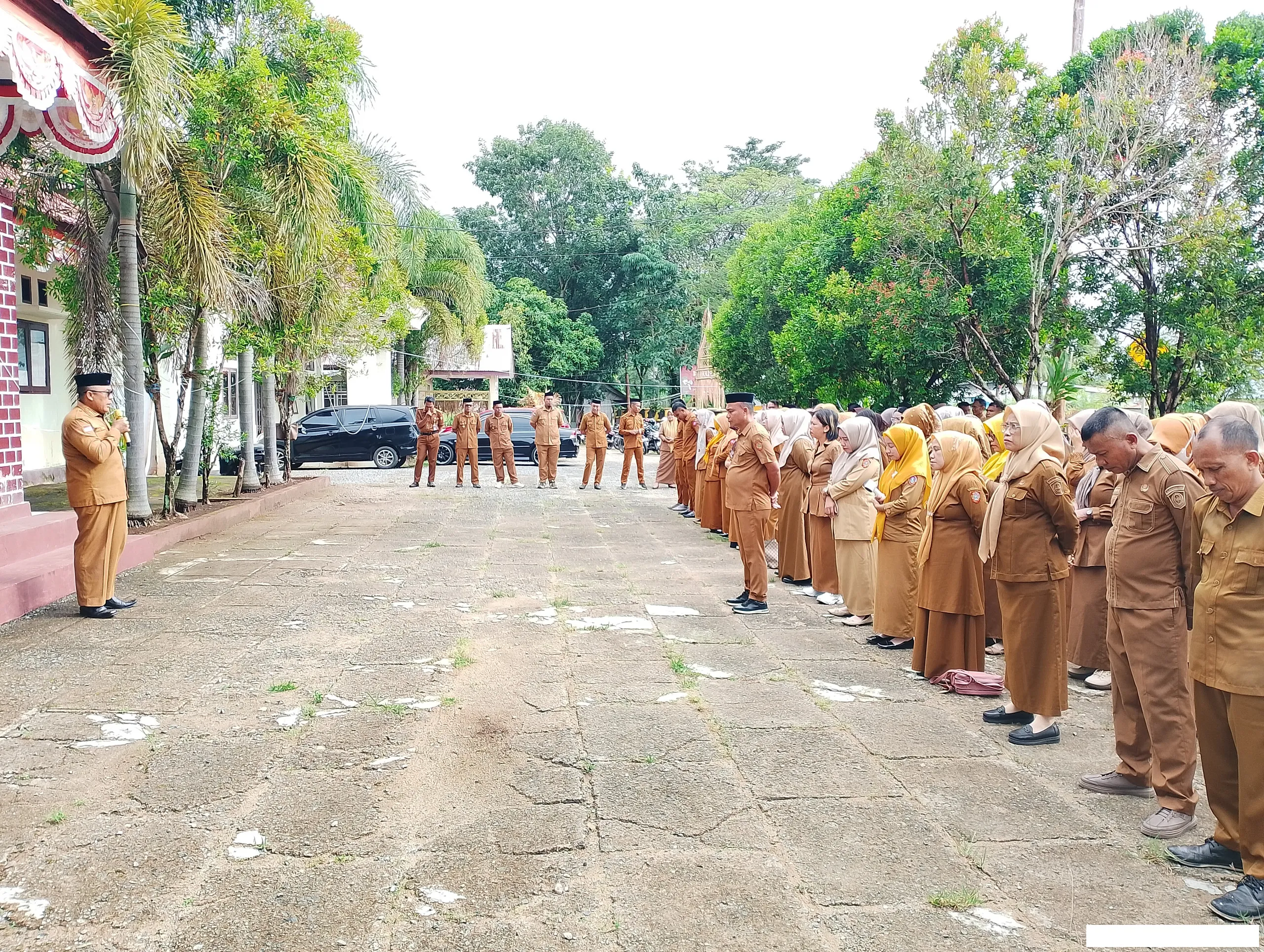 Camat Anggrek Perkuat Sinergi Antarinstansi Lewat Apel Kerja Pasca Lebaran
