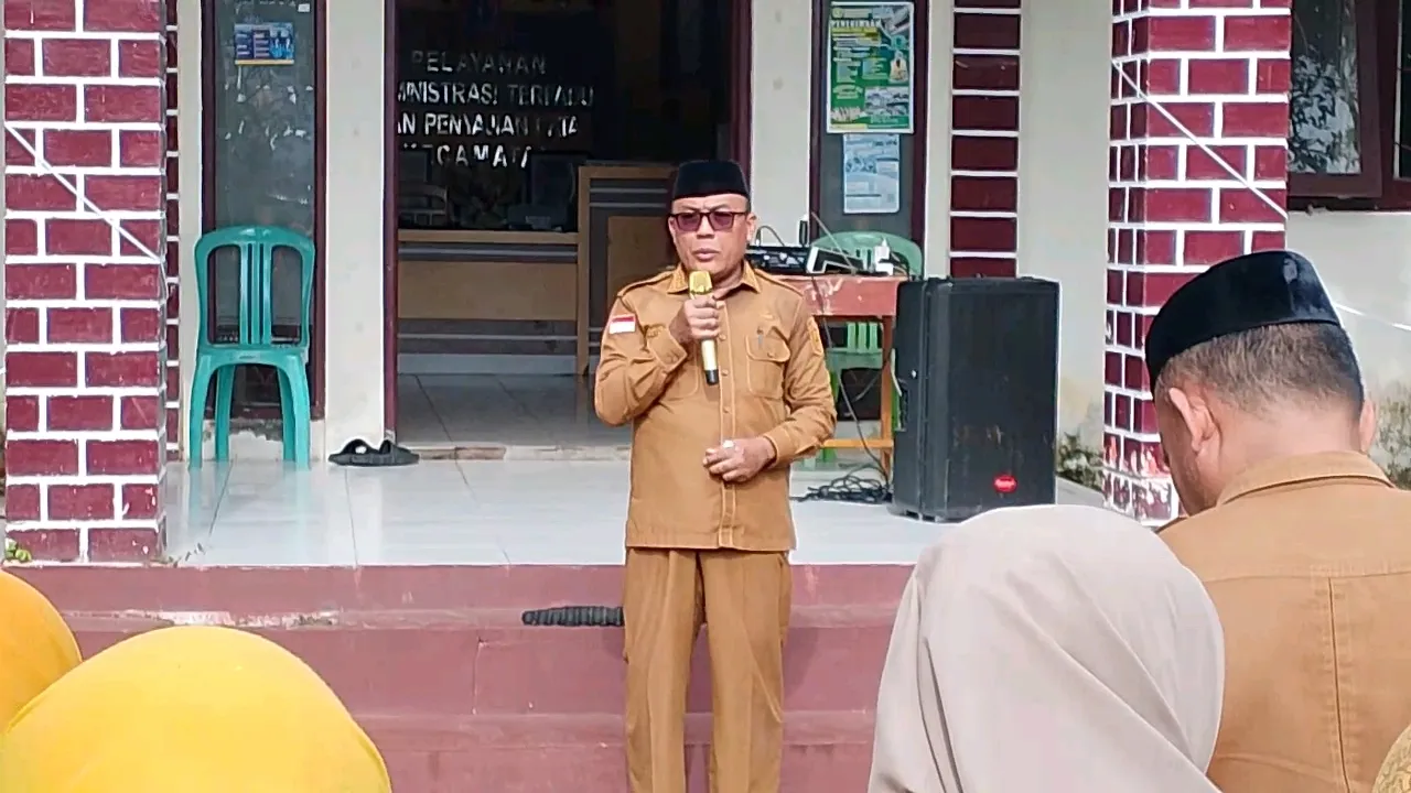 Semarakkan HUT ke-19 Gorut, Plt Camat Anggrek Instruksikan Penataan Desa