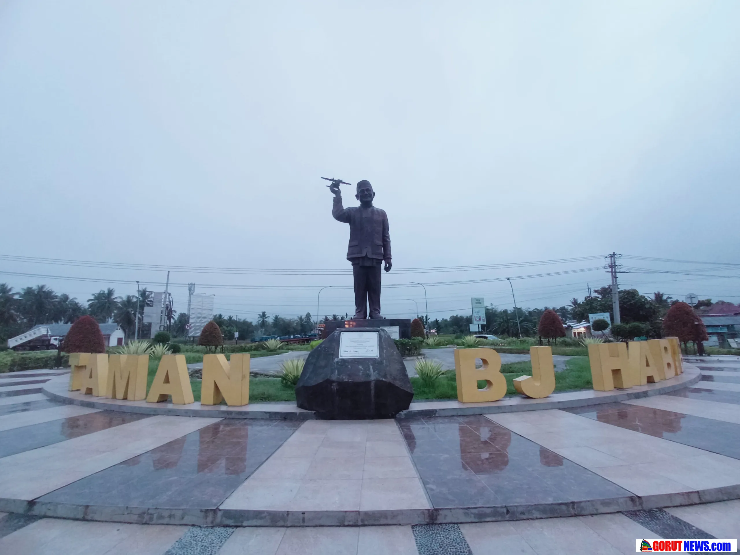Menghormati Sang Penemu di Gerbang Udara Gorontalo