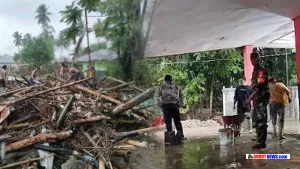 Babinsa Koramil Tabongo Sigap Tangani Banjir Desa Barakati
