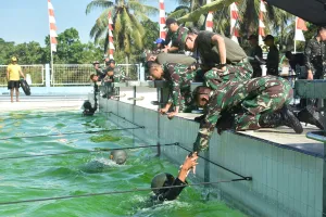 Danrem 133 Nani Wartabone Pantau Lomba Renang Militer