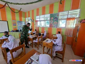 Babinsa Koramil Kwandang Serda Jemsi Rende Ajarkan Metode GASING di SDN 1 Anggrek