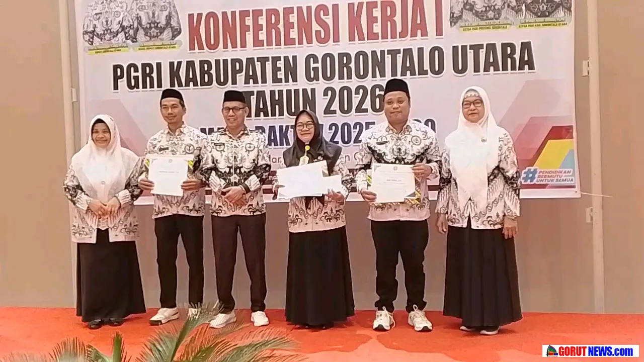 Sidiq Gusasi Raih Terbaik Satu Pengelolaan Sistem Informasi Keanggotaan PGRI