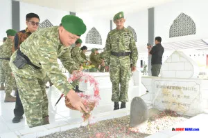 HUT ke-8 Korem 133/Nani Wartabone, Danrem Ziarah Bersama Keluarga Besar Pahlawan Nasional