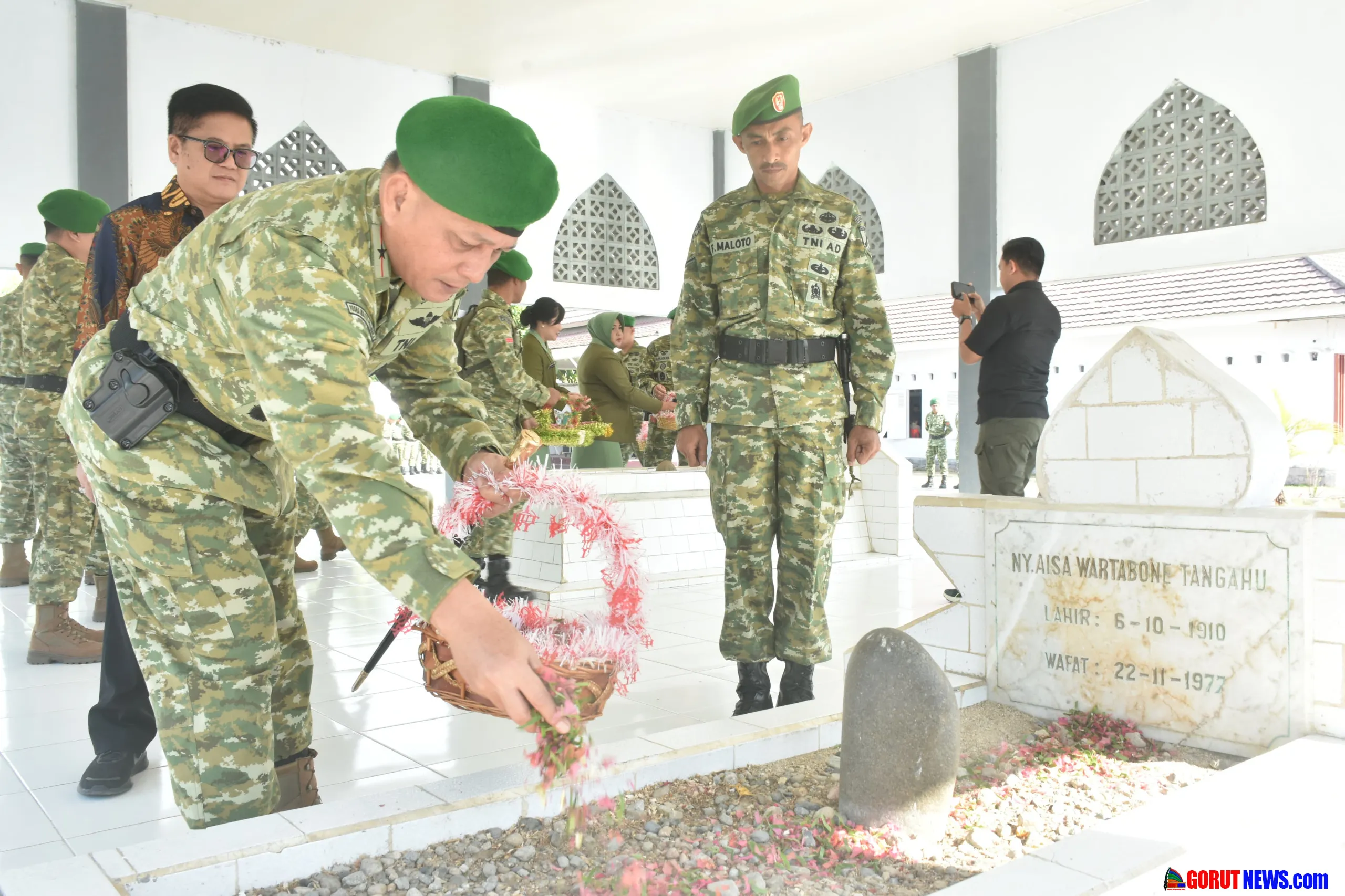 HUT ke-8 Korem 133/Nani Wartabone, Danrem Ziarah Bersama Keluarga Besar Pahlawan Nasional