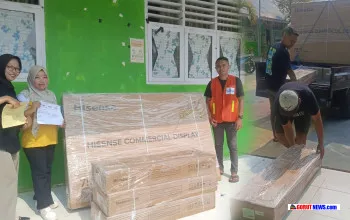 SDN 4 Anggrek Terima Tiga Unit Papan Interaktif Digital