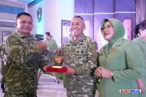 Danrem 133/Nani Wartabone Hadiri Tradisi Lepas Sambut Pangdam XIII/Merdeka