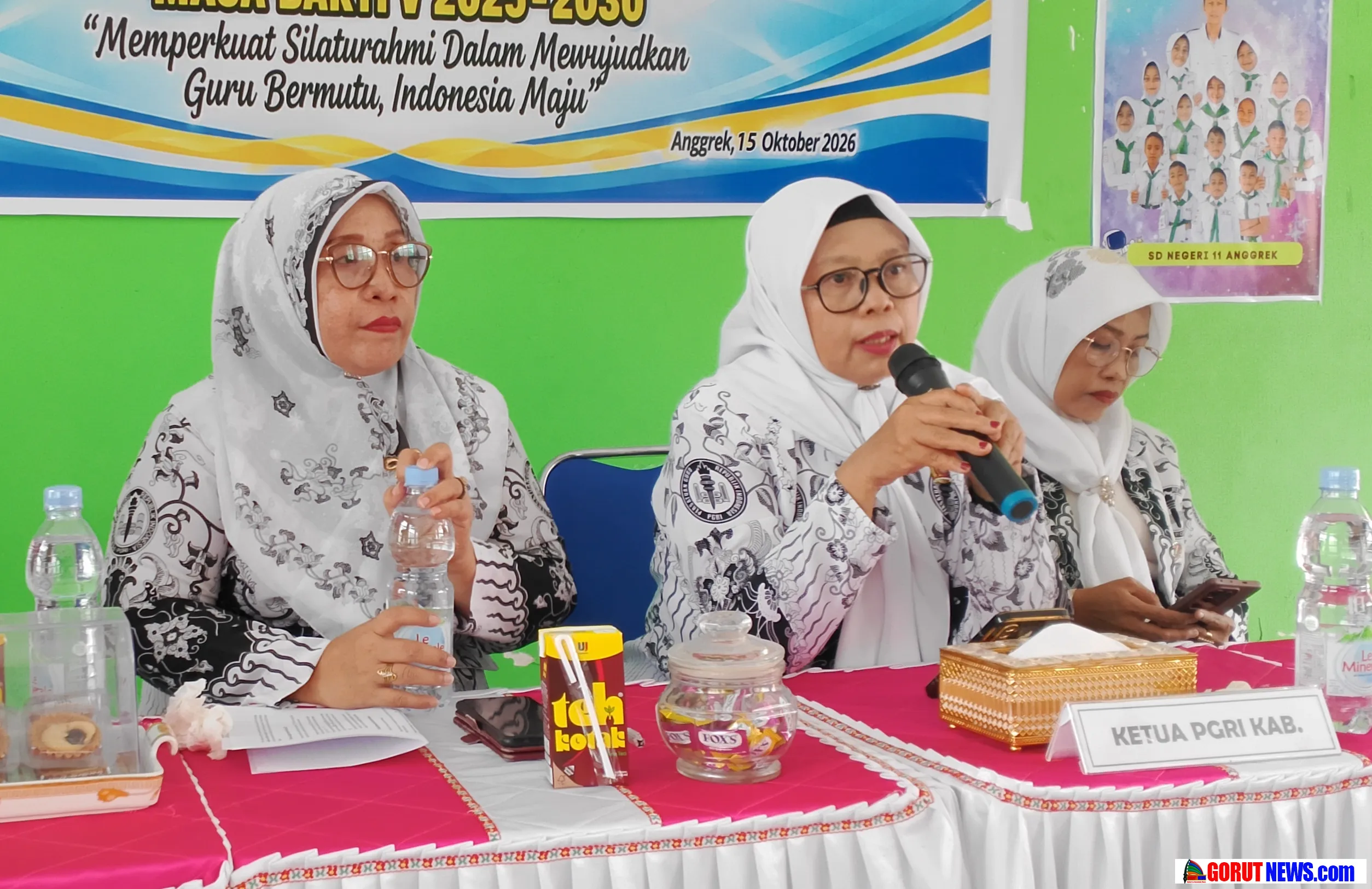 Buka Konferensi PGRI Anggrek, Sarce Udin Naki Tekankan Solidaritas Guru