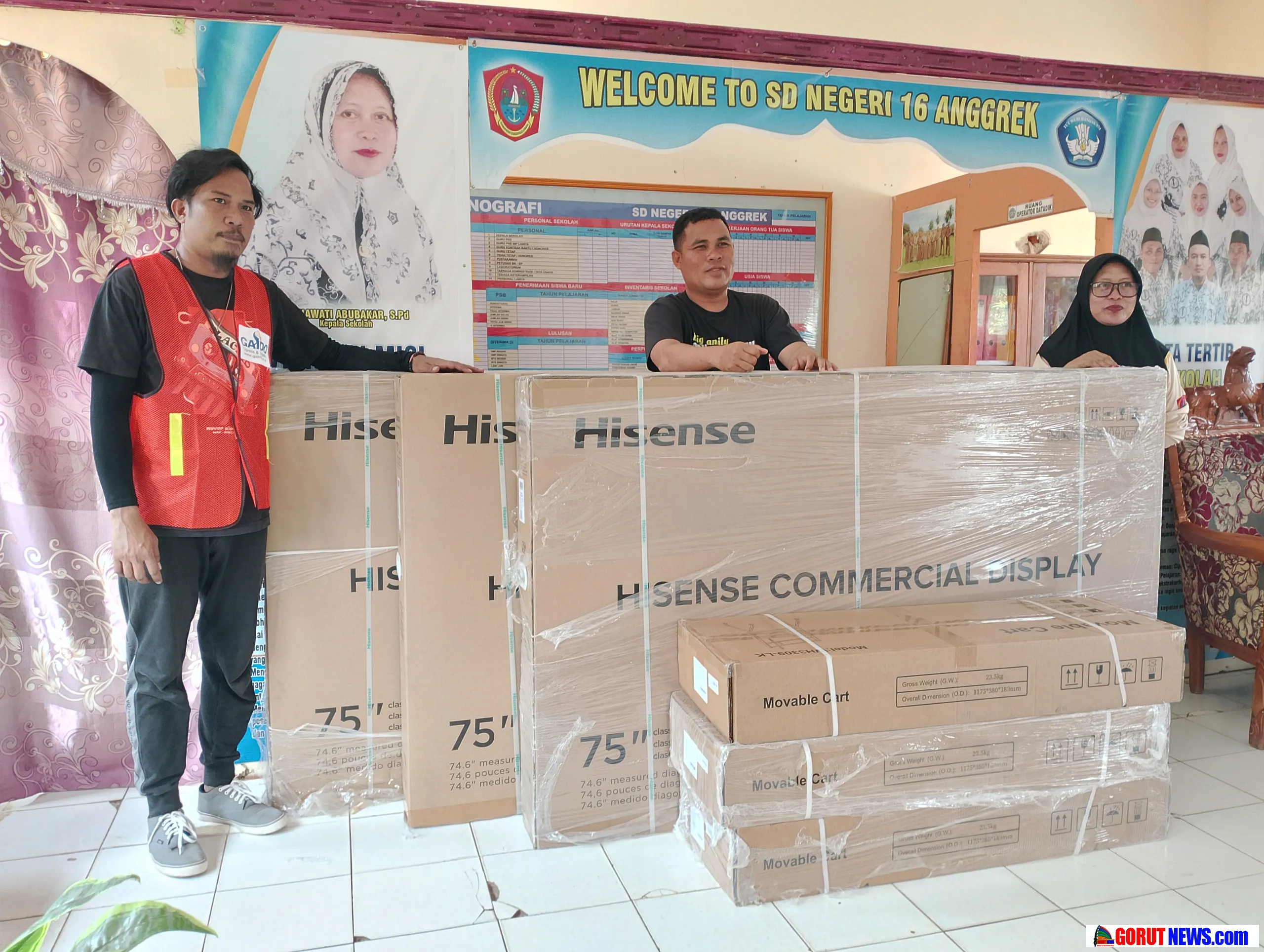 Terima 3 Unit Papan Interaktif Digital, SDN 16 Anggrek Siap Wujudkan Pembelajaran Berbasis Teknologi